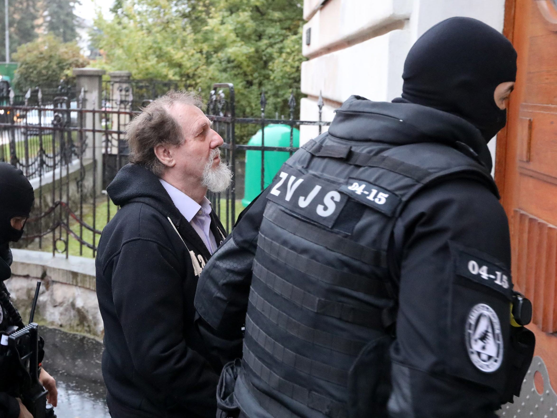 Na snímke J. Cintula prichádza na ŠTS.