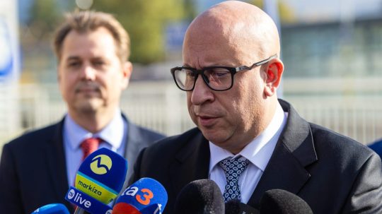 Na snímke v popredí minister dopravy SR Jozef Ráž ml.