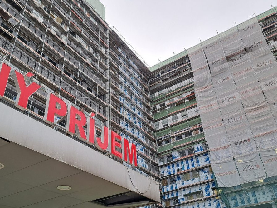 Na snímke popradská nemocnica.