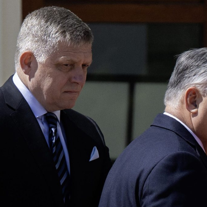 Vpravo maďarský premiér Viktor Orbán a slovenský premiér Robert Fico.