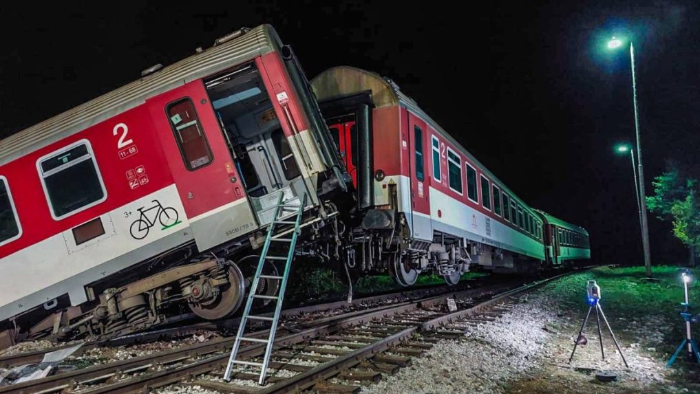 zrážka dvoch rýchlikov na východe Slovenska