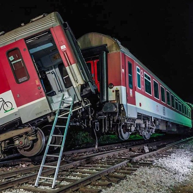zrážka dvoch rýchlikov na východe Slovenska