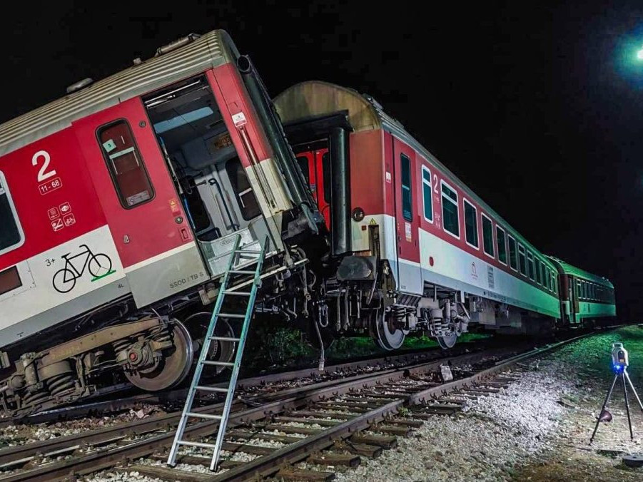 zrážka dvoch rýchlikov na východe Slovenska