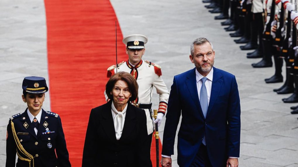 Na snímke prezidentka Severného Macedónska Gordana Siljanovská-Davková a prezident SR Peter Pellegrini.