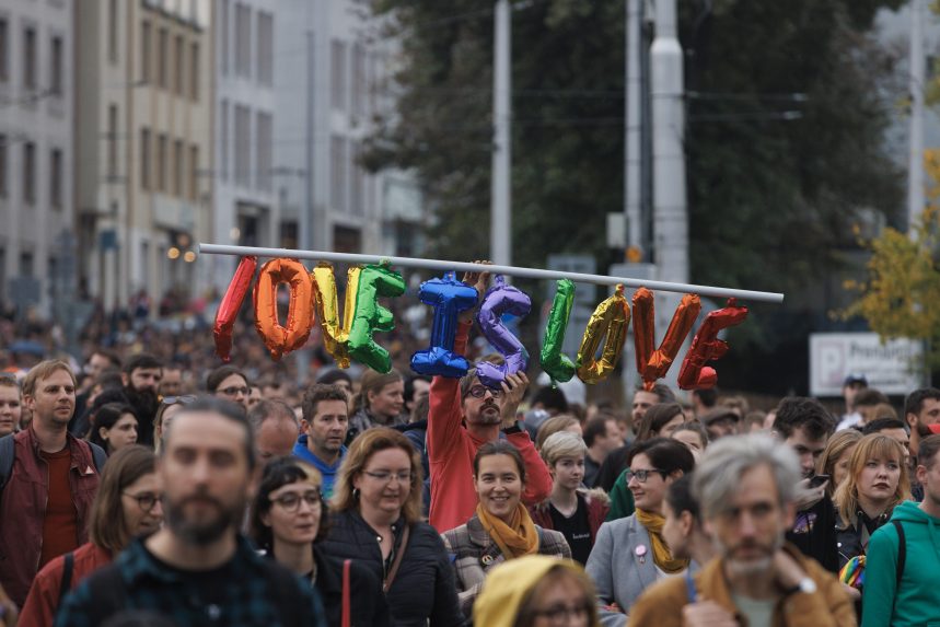 Útok vyvolal viacero zhromaždení, na ktorých si verejnosť uctila obete útoku a odmietla násilie na LGBT+ osobách.