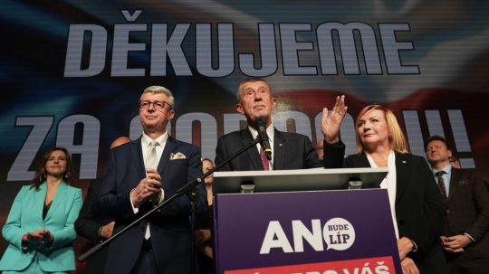 hnutia ANO oslavuje