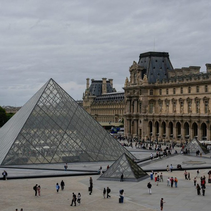 Archívna snímka parížskeho múzea Louvre.