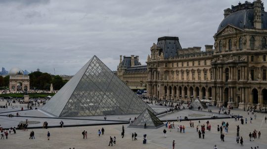 Archívna snímka parížskeho múzea Louvre.