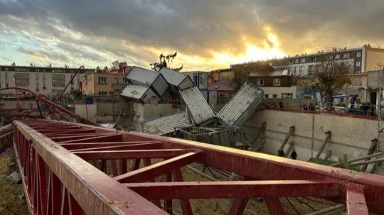 VIDEO: Tornádo náhle udrelo blízko Paríža. Hlásia jednu obeť, viacero ľudí utrpelo zranenia