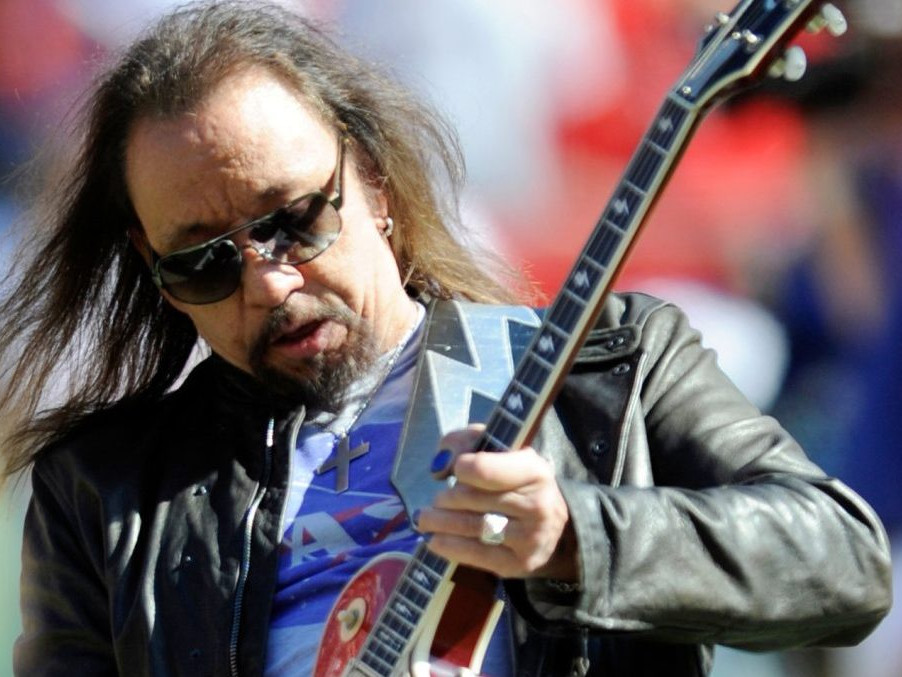 Na snímke niekdajší sólový gitarista kapely Kiss Ace Frehley.
