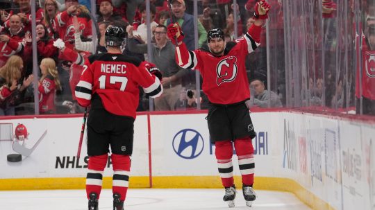 Slovenský hokejista v drese New Yorku Devils Šimon Nemec.
