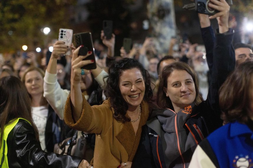 Protesty v meste Novi Sad.