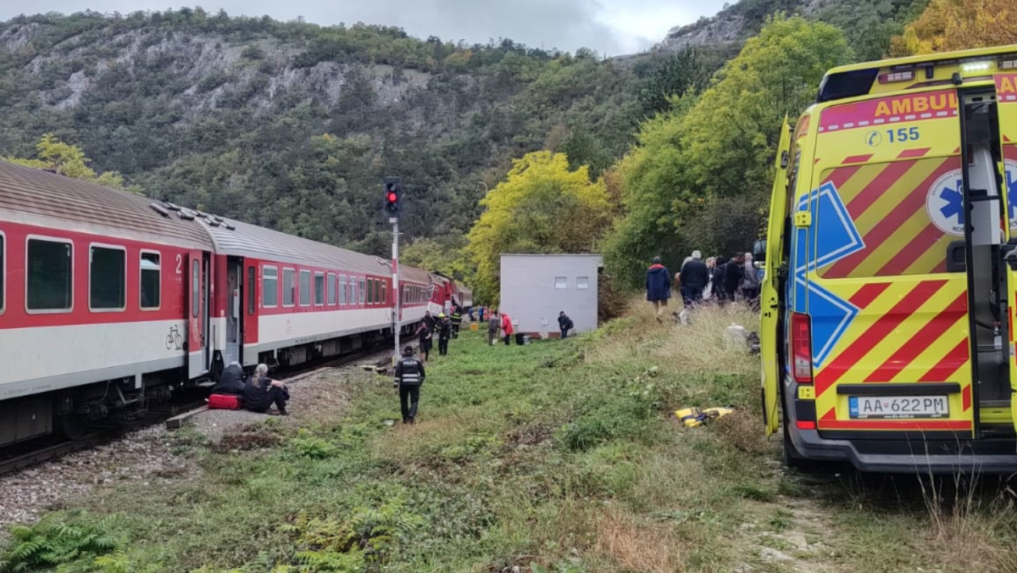 V zrazených rýchlikoch sa malo nachádzať veľa cestujúcich.