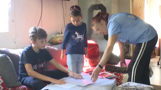 Pani Zlata s vnúčatami.