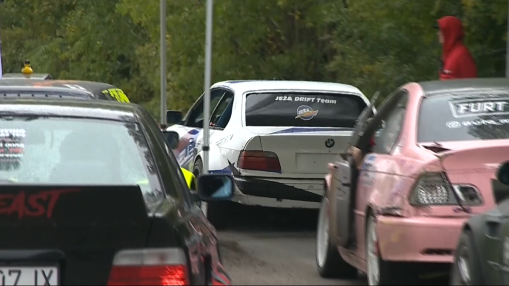 Motorky a autá s hlučnými výfukmi obťažujú Nitranov: Mesto pomôcť nedokáže, polícia má zviazané ruky
