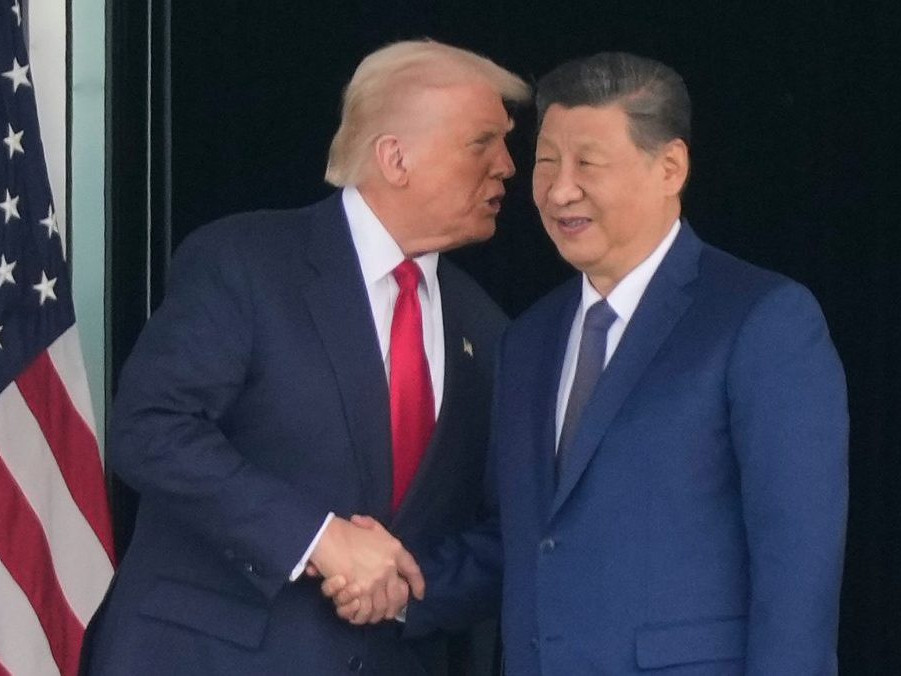 Americký prezident Donald Trump (vľavo) na stretnutí s čínskym prezidentom Si Ťin-pchingom.