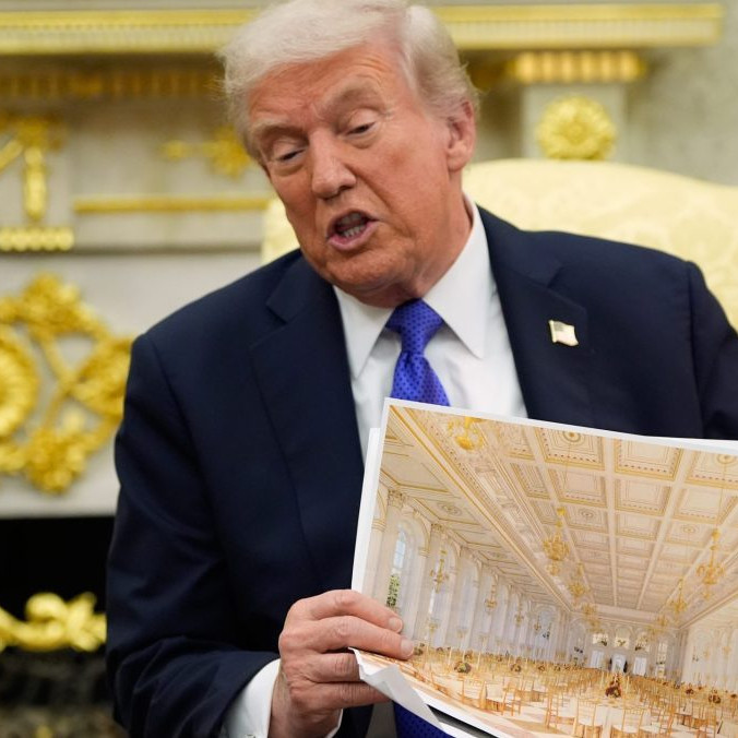 Americký prezident s vizualizáciou tanečnej sály v Bielom dome.