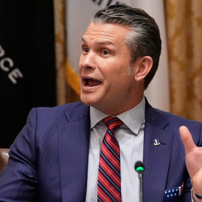 Americký minister obrany Pete Hegseth.