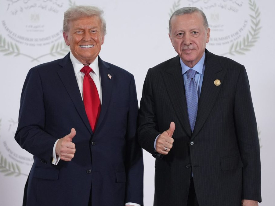 D. Trump a R. T. Erdogan