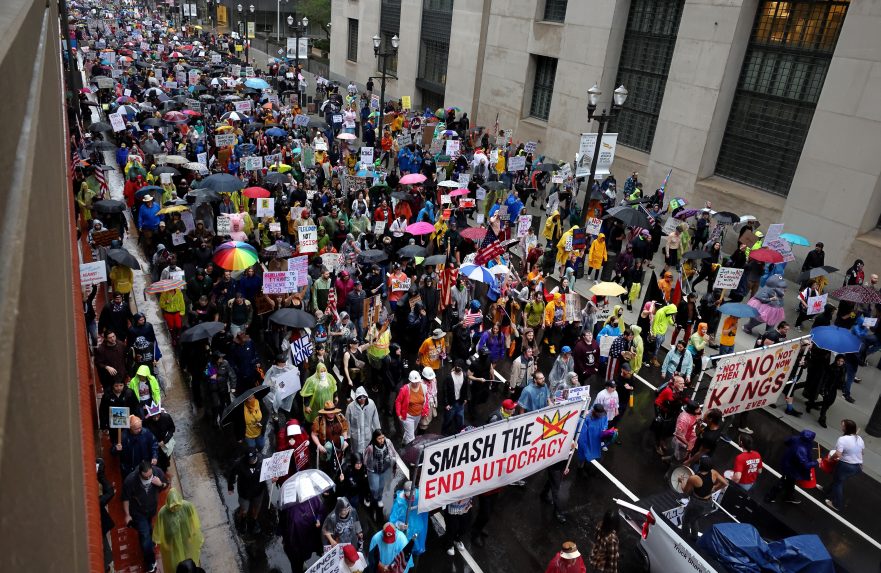 Na snÃƒÂ­mke protest v USA pod nÃƒÂ¡zvom No kings (Ã…Â½iadni krÃƒÂ¡li).