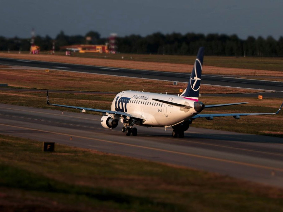 Ilustračná snímka - Lietadlo na letisku vo Vilniuse.