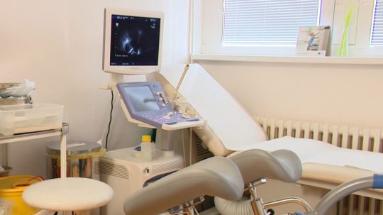 Na ilustračnej snímke ambulancia.