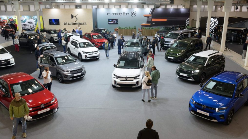Najnovšie modely osobných, úžitkových a nákladných vozidiel predstavujú vystavovatelia.