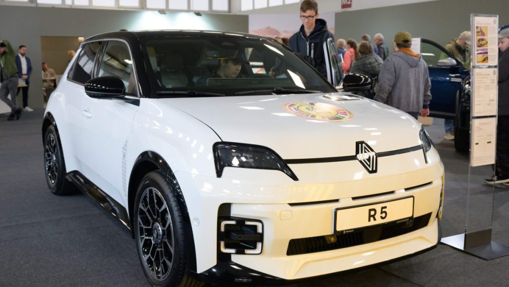 Renault R5.