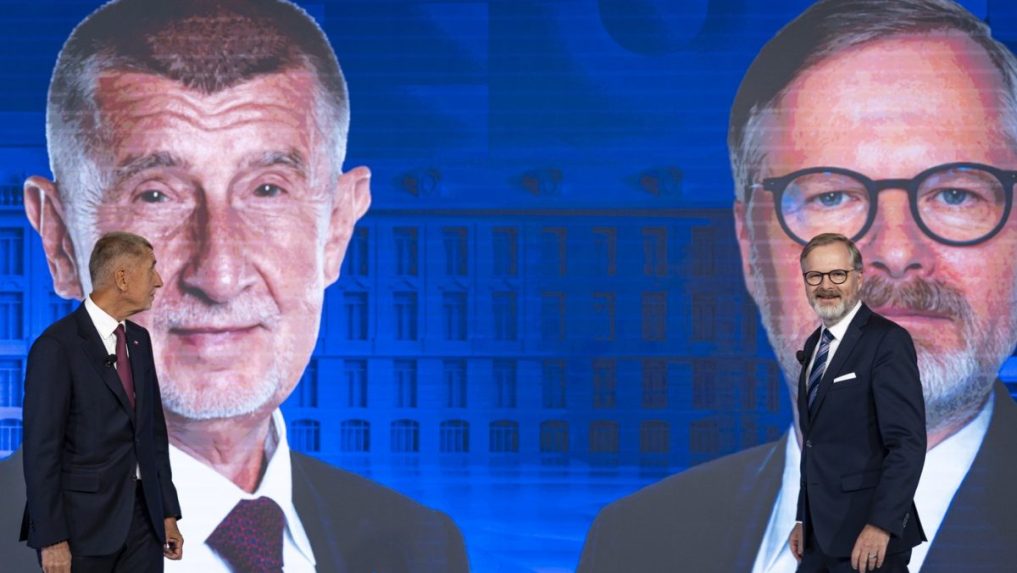 Na snímke Andrej Babiš a Petr Fiala v debate na českej stanici.