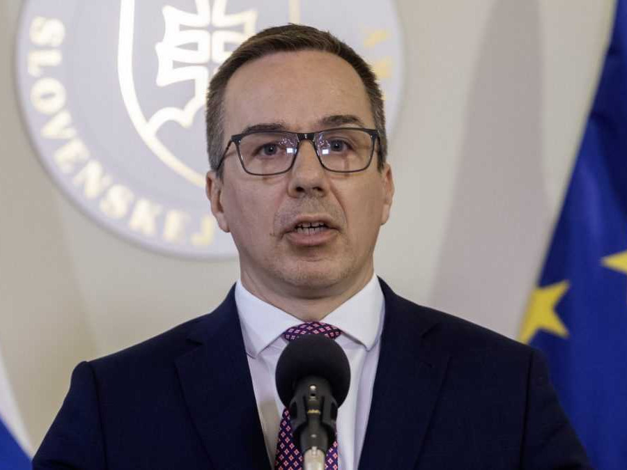 Minister práce Erik Tomáš.