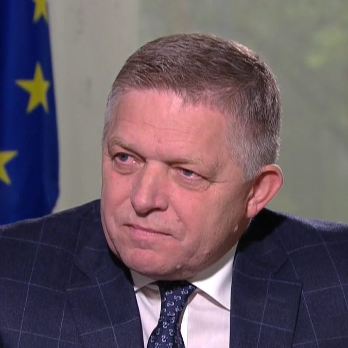 Premiér Robert Fico (Smer-SD).