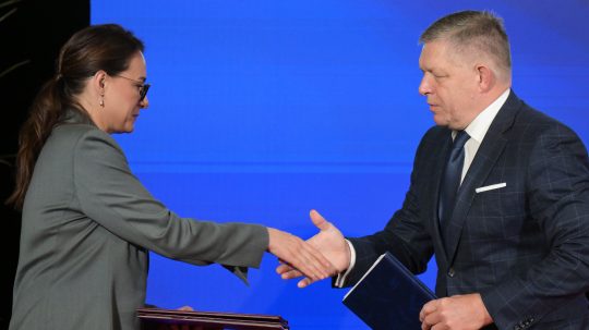 Na snímke zľava predsedníčka vlády Ukrajiny Julija Svyrydenková a predseda vlády SR Robert Fico.