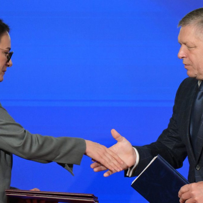 Na snímke zľava predsedníčka vlády Ukrajiny Julija Svyrydenková a predseda vlády SR Robert Fico.