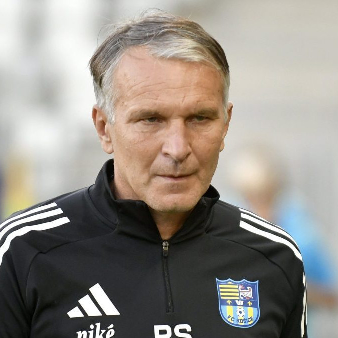 Roman Skuhravý