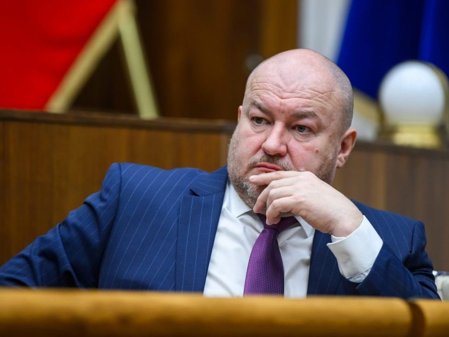 Minister cestovného ruchu a športu Rudolf Huliak.