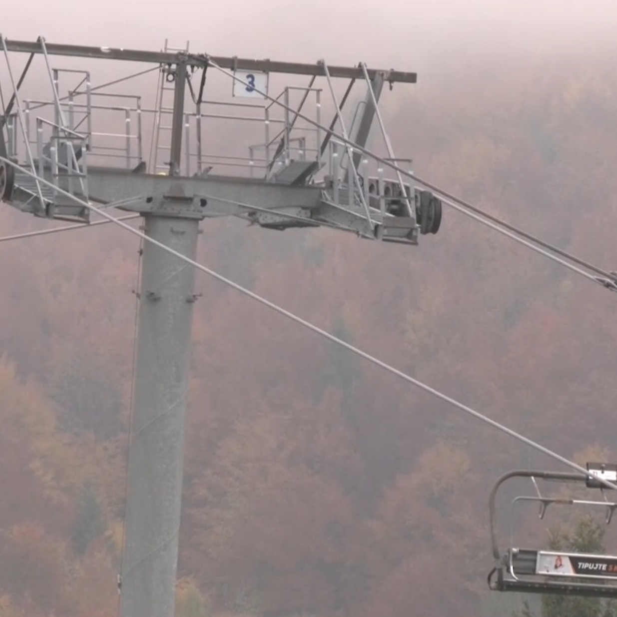 Na Donovaloch a v Jasnej plánujú prvých lyžiarov privítať už koncom novembra.