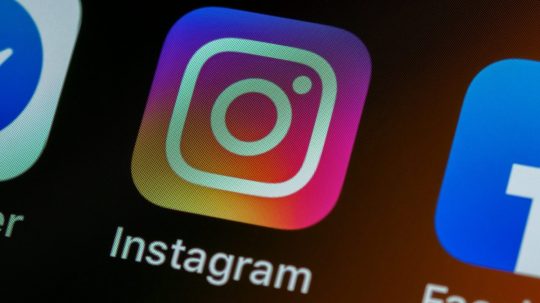 Na ilustračnej snímke logo Instagramu.