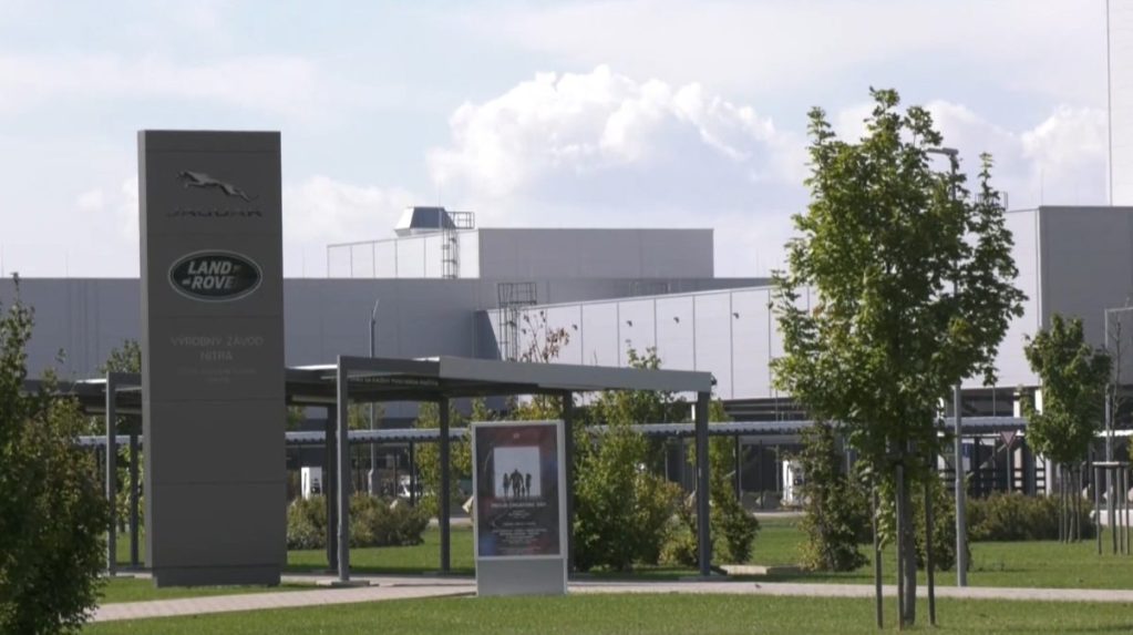 Na snímke závod Jaguar Land Rover v Nitre.