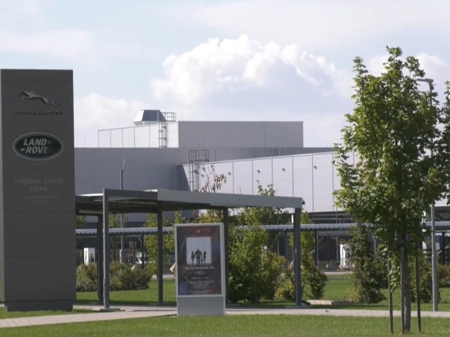 Na snímke závod Jaguar Land Rover v Nitre.