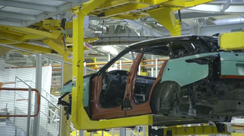 výroba automobilu