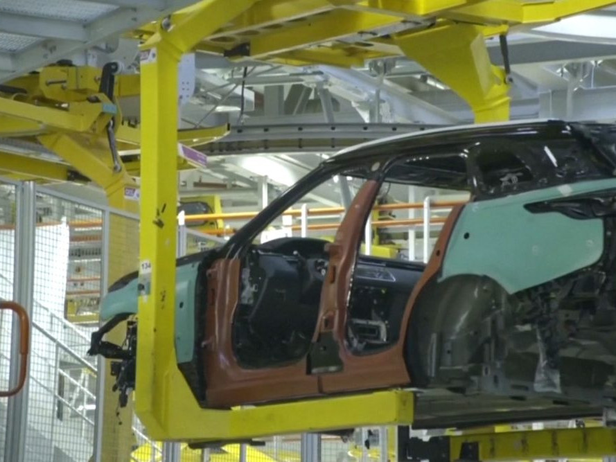 výroba automobilu