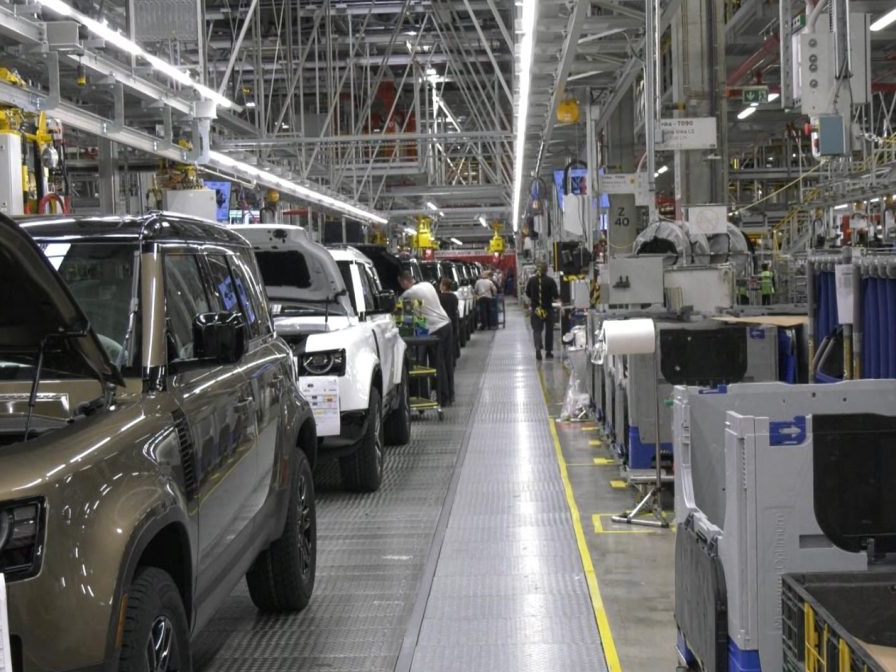 výrobná linka na autá