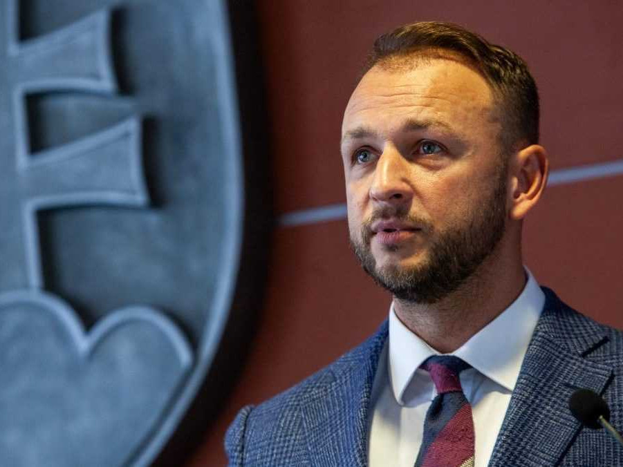 Matúš Šutaj Eštok.