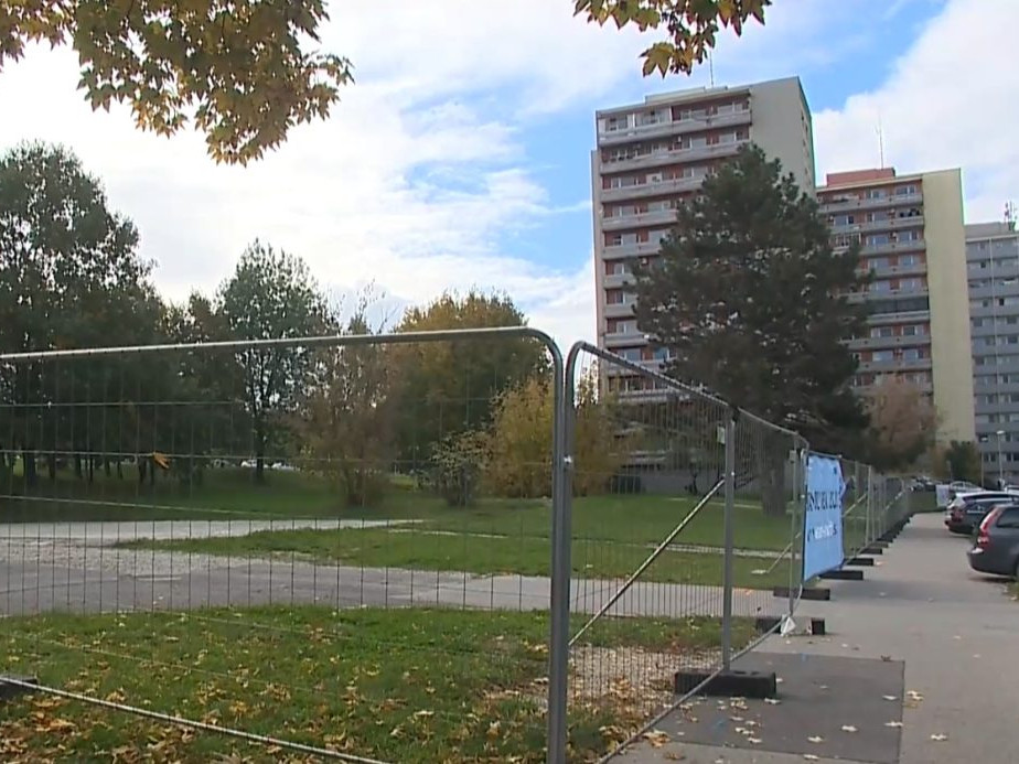 pozemok, kde má vyrásť nový bytový dom