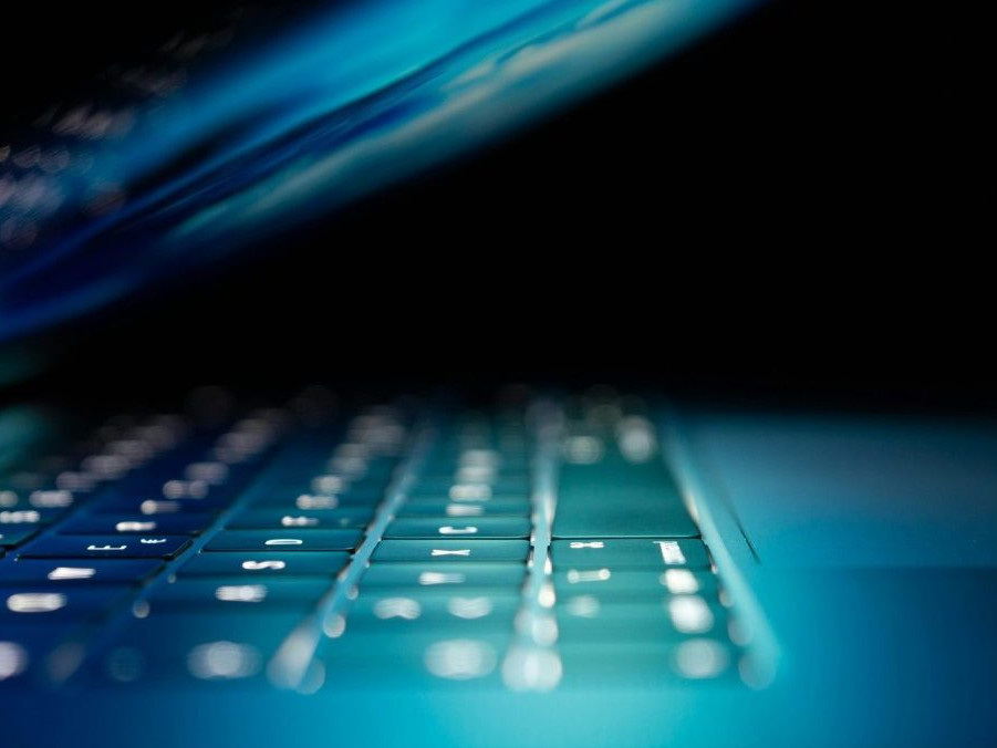 Na ilustračnej snímke notebook.