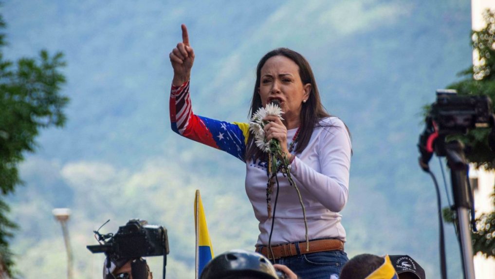 Nobelovu cenu za mier získala venezuelská opozičná politička María Corina Machadová