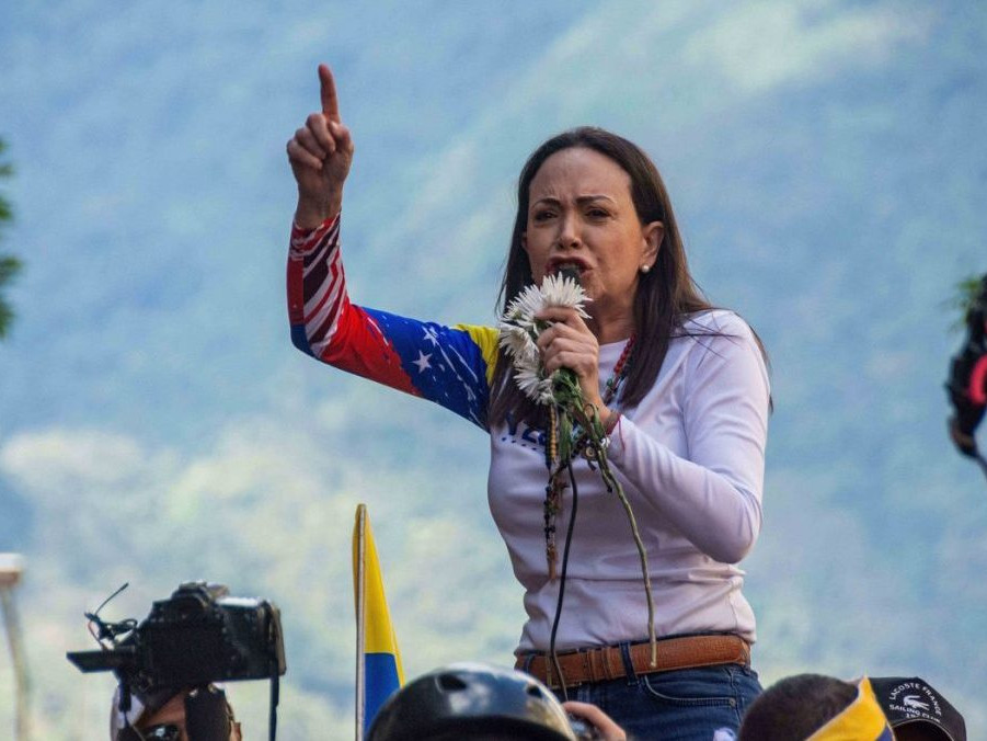 Nobelovu cenu za mier získala venezuelská opozičná politička María Corina Machadová