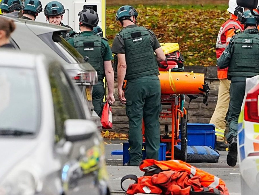 Na snímke miesto útoku v Manchestri.