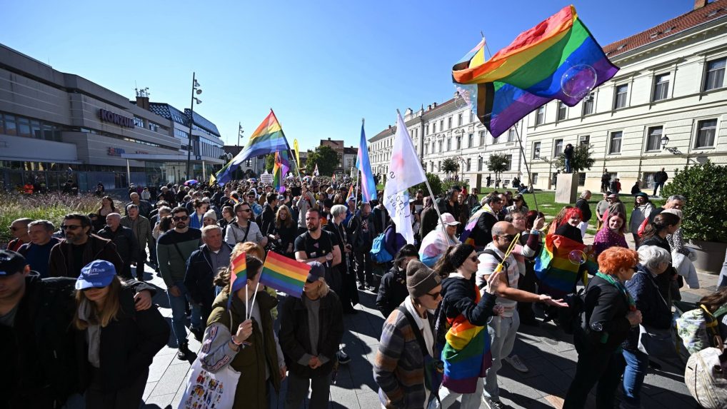 Zakázaný pochod Pride v Pécsi.