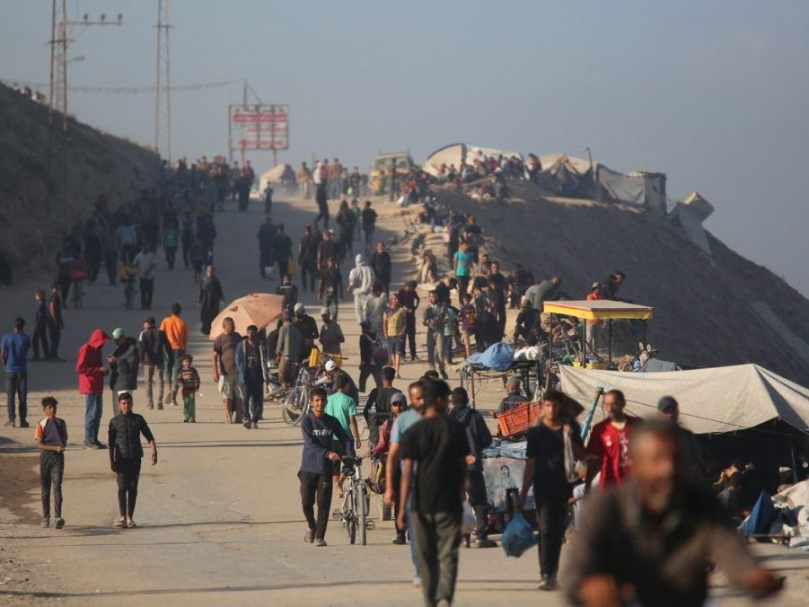 Palestínčania sa po začatí prímeria vracajú do svojich domovov.